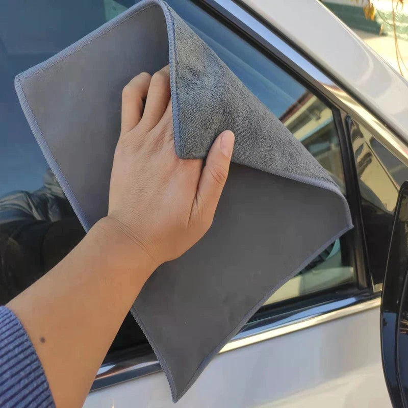 Superabsorberende handdoek voor het afvegen van auto's