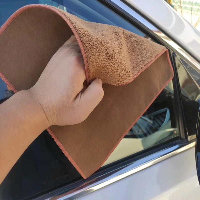 Superabsorberende handdoek voor het afvegen van auto's